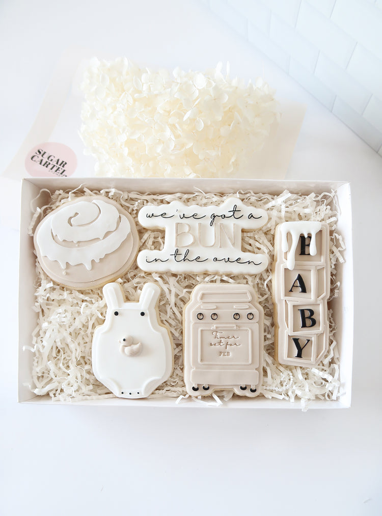 “Bun In The Oven” Announcement Box