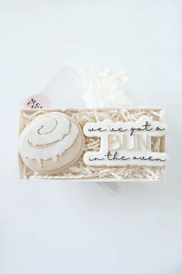 “Bun In The Oven” Announcement Twin Pack