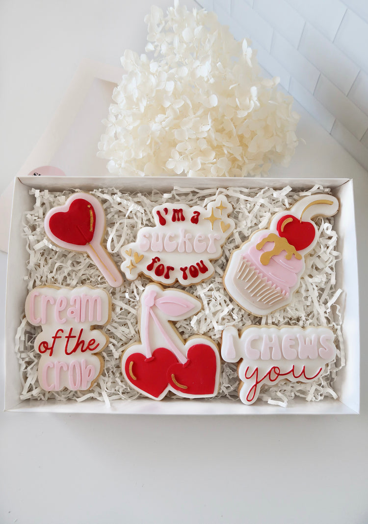 “Love Is Sweet” Pack